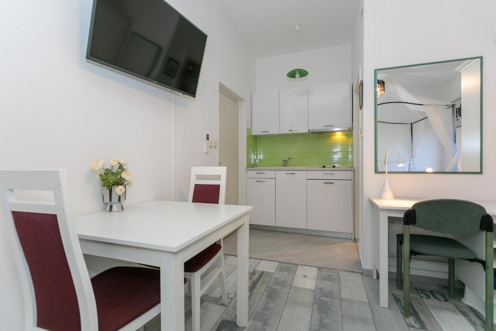Apartments Delfin Крк Экстерьер фото