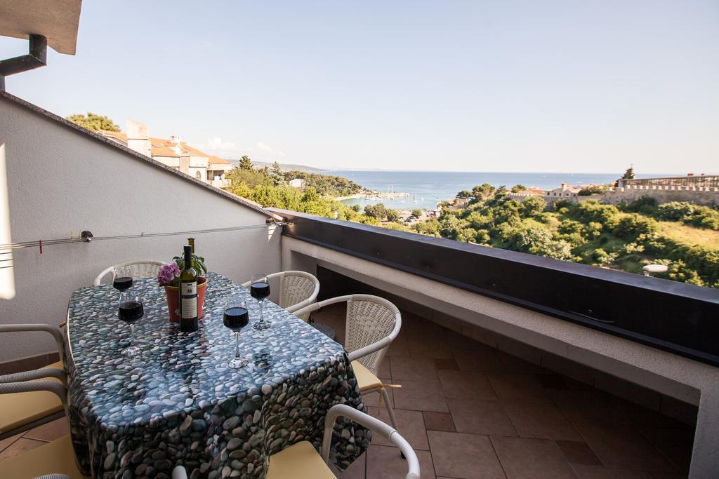 Apartments Delfin Крк Экстерьер фото